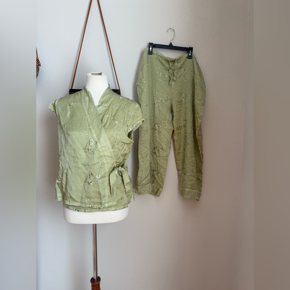 NWT Vintage Bella Notte Sage Floral Madison Floral Top Wrap PJ Set, Size Large